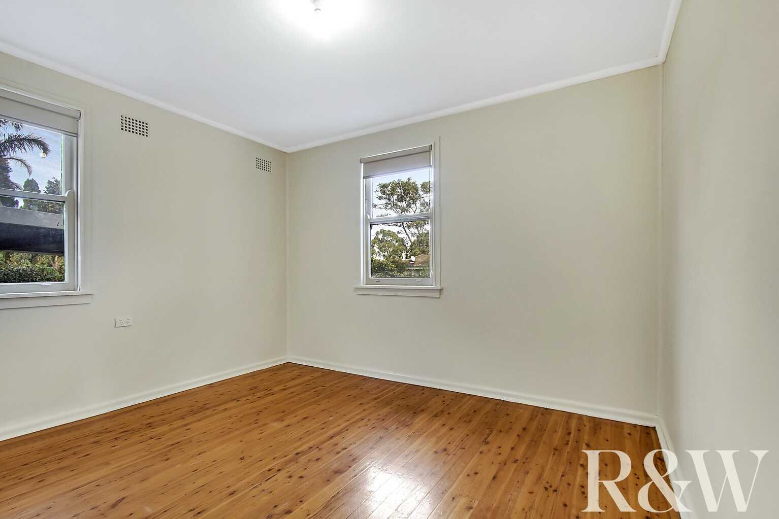 10 Cedar Crescent North St Marys