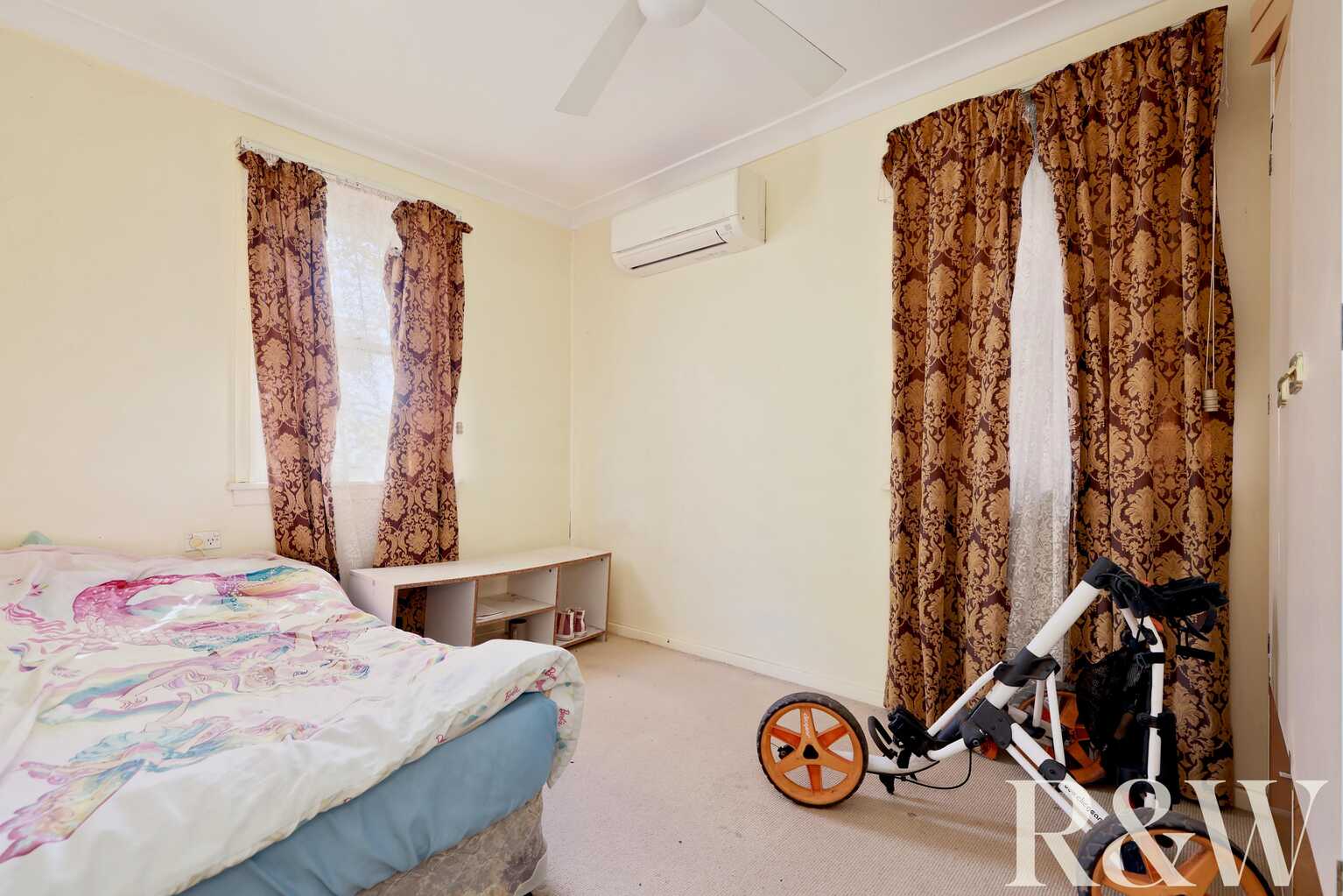 15 Halinda Street Whalan
