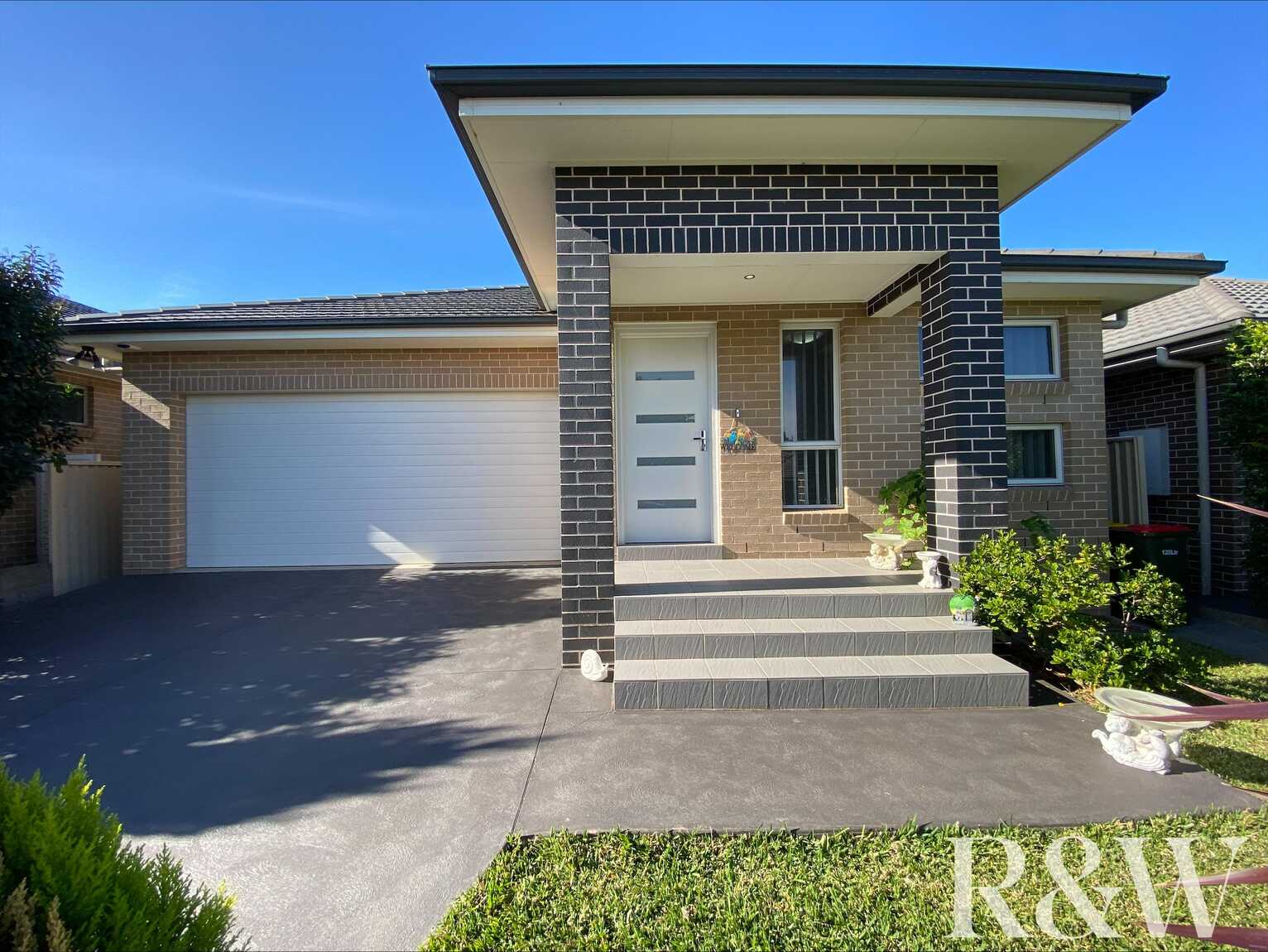 71 Richards Loop Oran Park