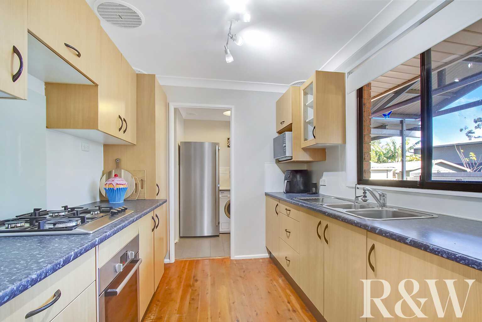 5 White Place Rooty Hill