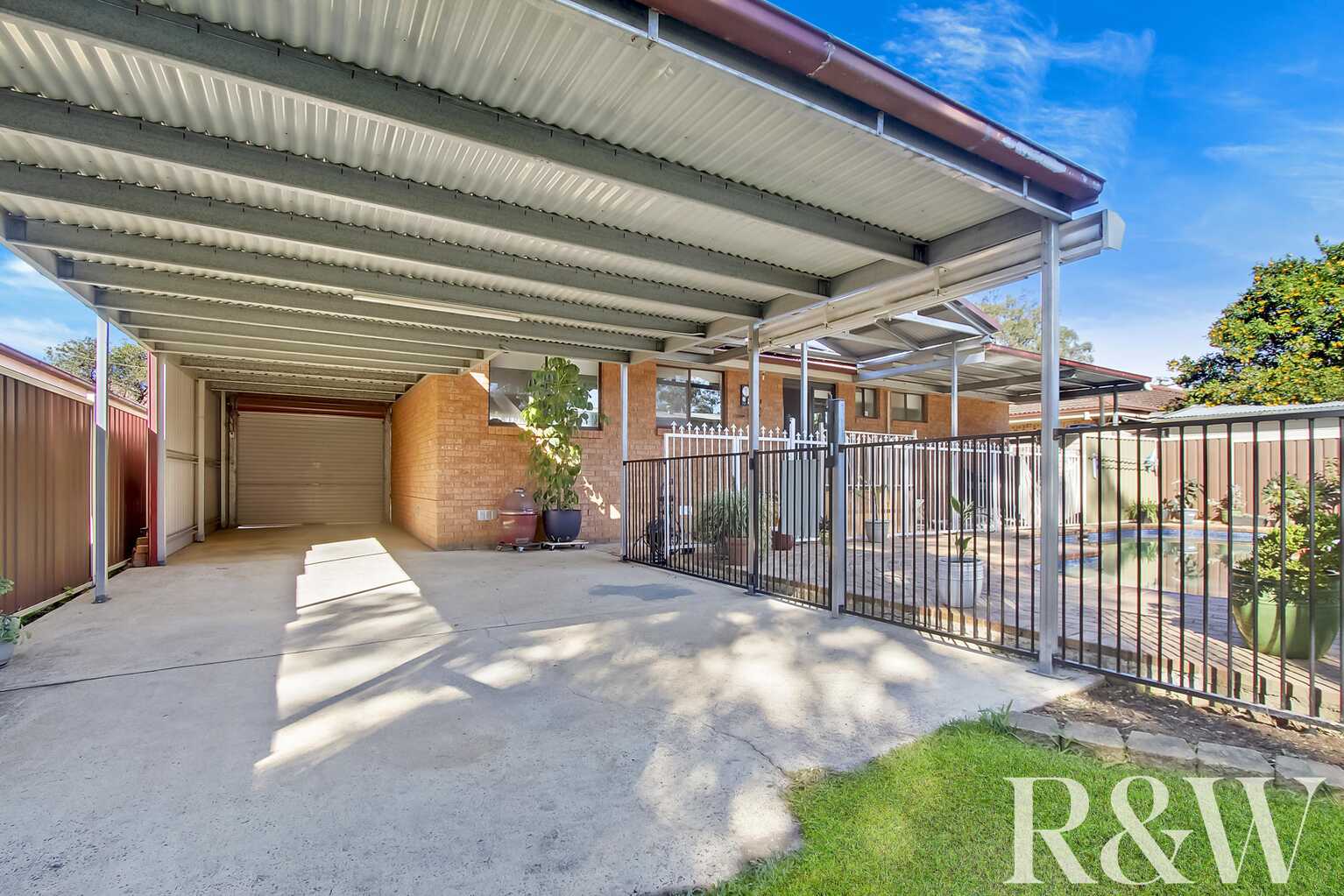 5 White Place Rooty Hill