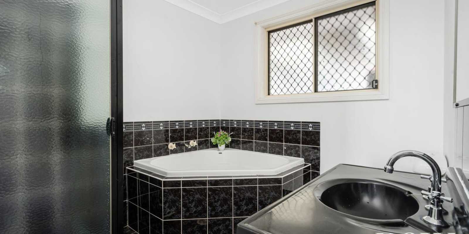 17 Mabuhay Grove Mount Druitt