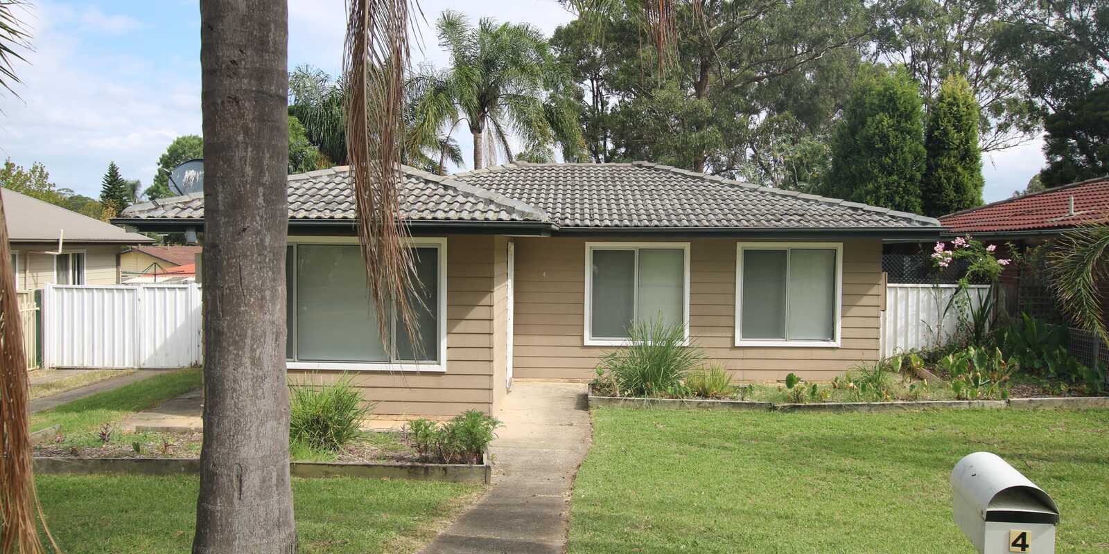 4 Melkarth Place Doonside