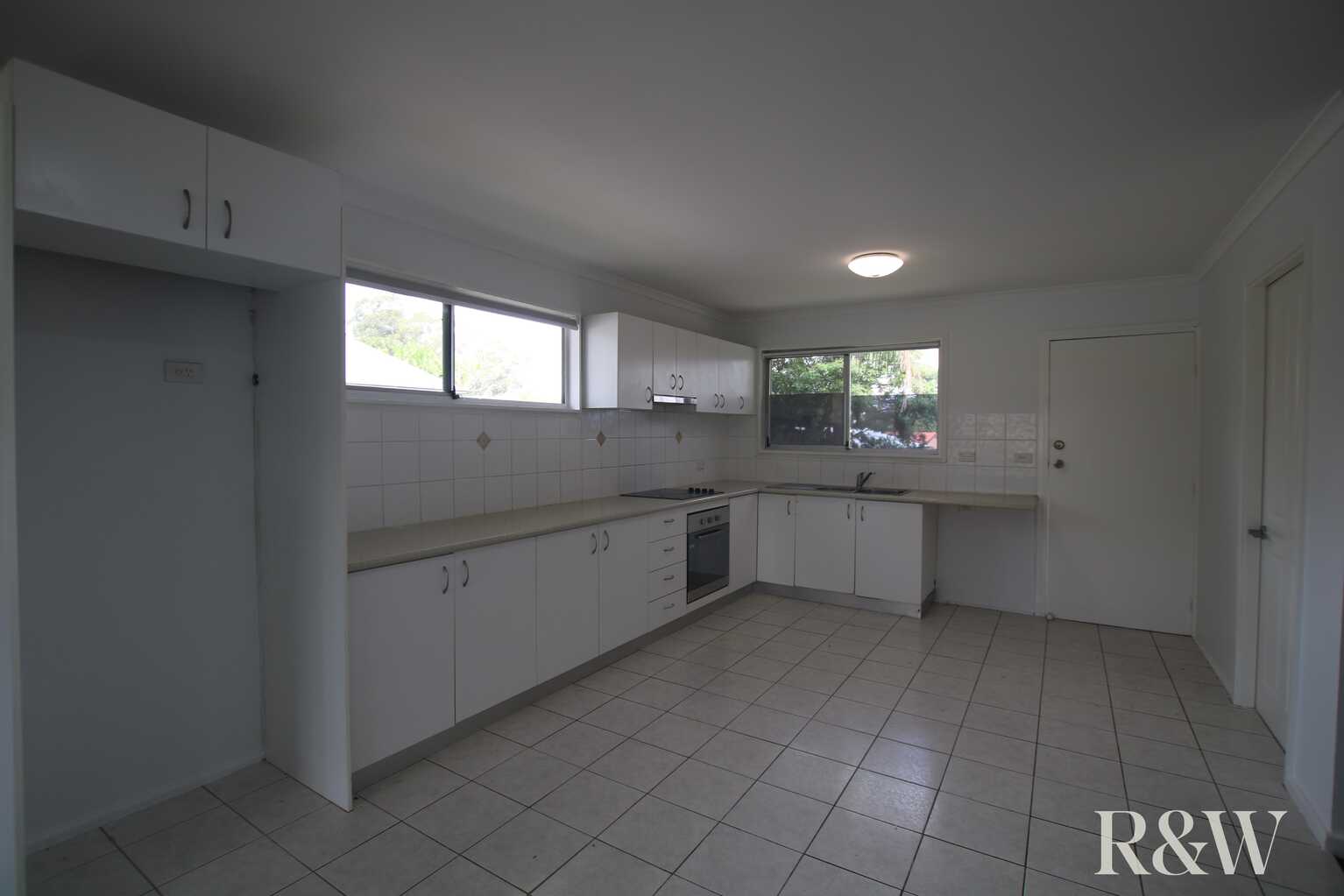 4 Melkarth Place Doonside