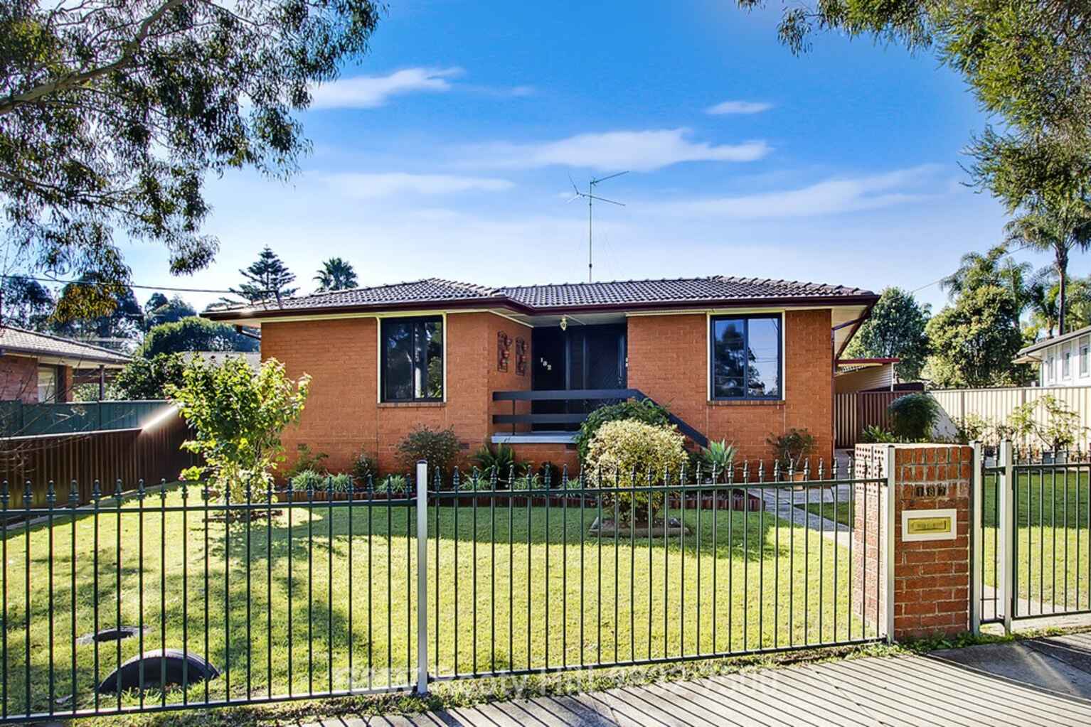 182 Palmyra Avenue Willmot 182 Palmyra Avenue Willmot