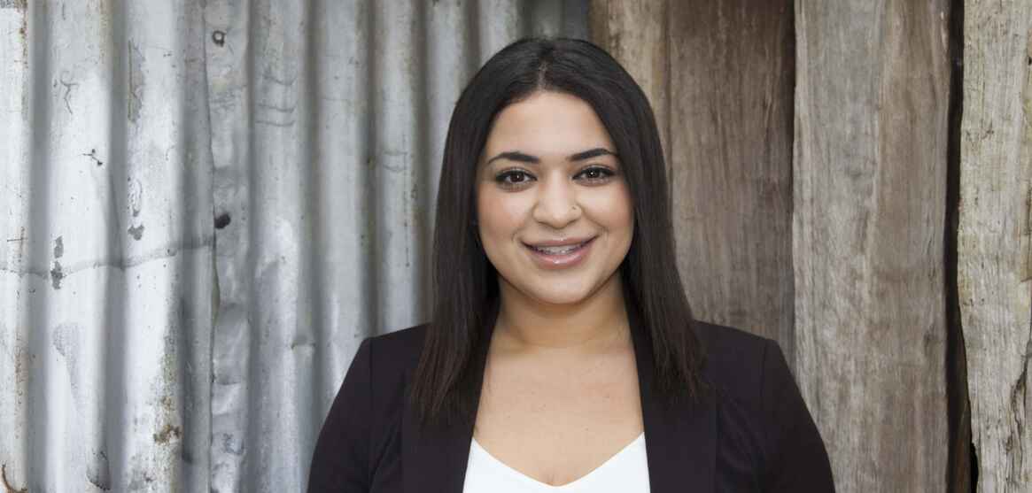 Naz Sharifai Naz Sharifai