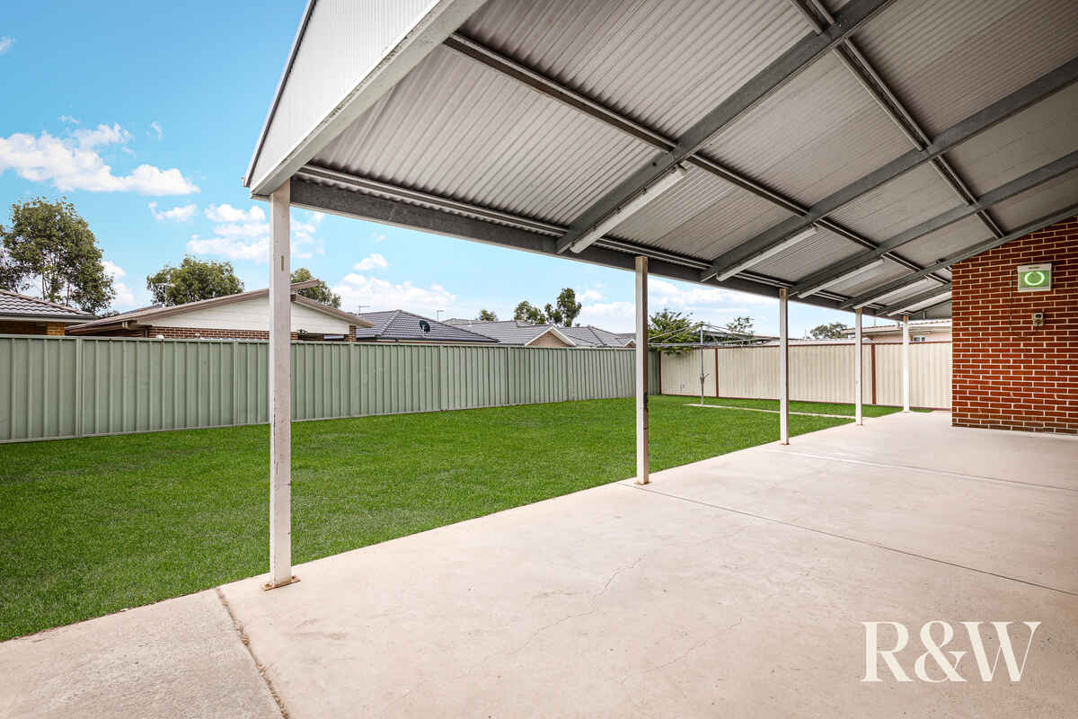 7 Hobson Place Plumpton