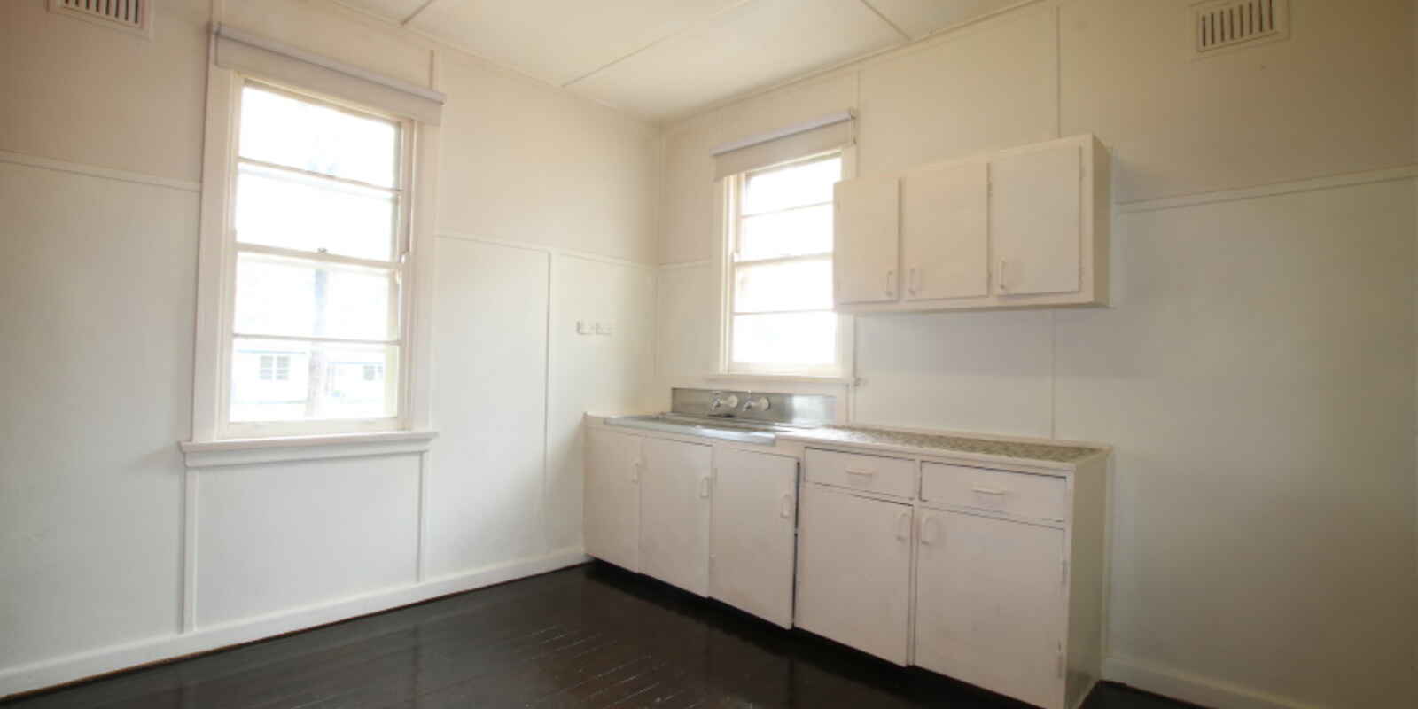 9 Griffiths Street North St Marys