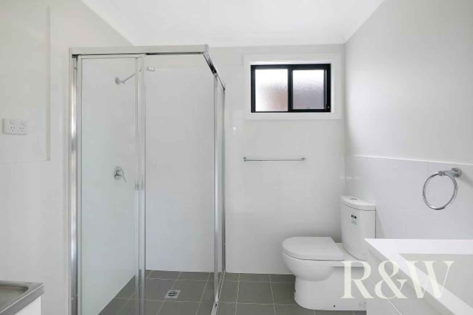 244A Banks Drive St Clair