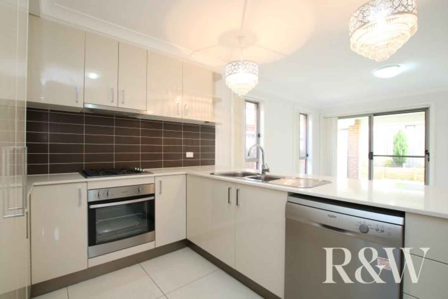 3b Binalong Road Jordan Springs