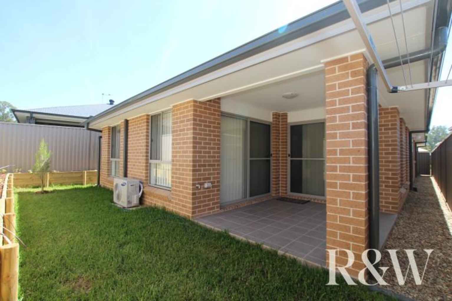 3b Binalong Road Jordan Springs
