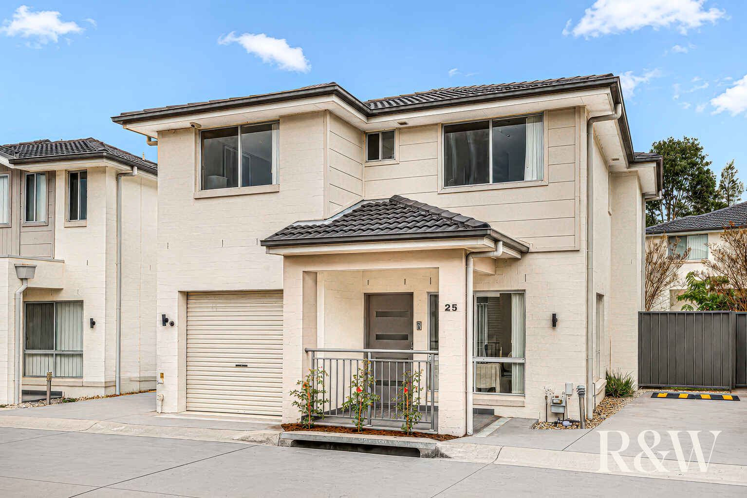 25/30 Australis Drive Ropes Crossing