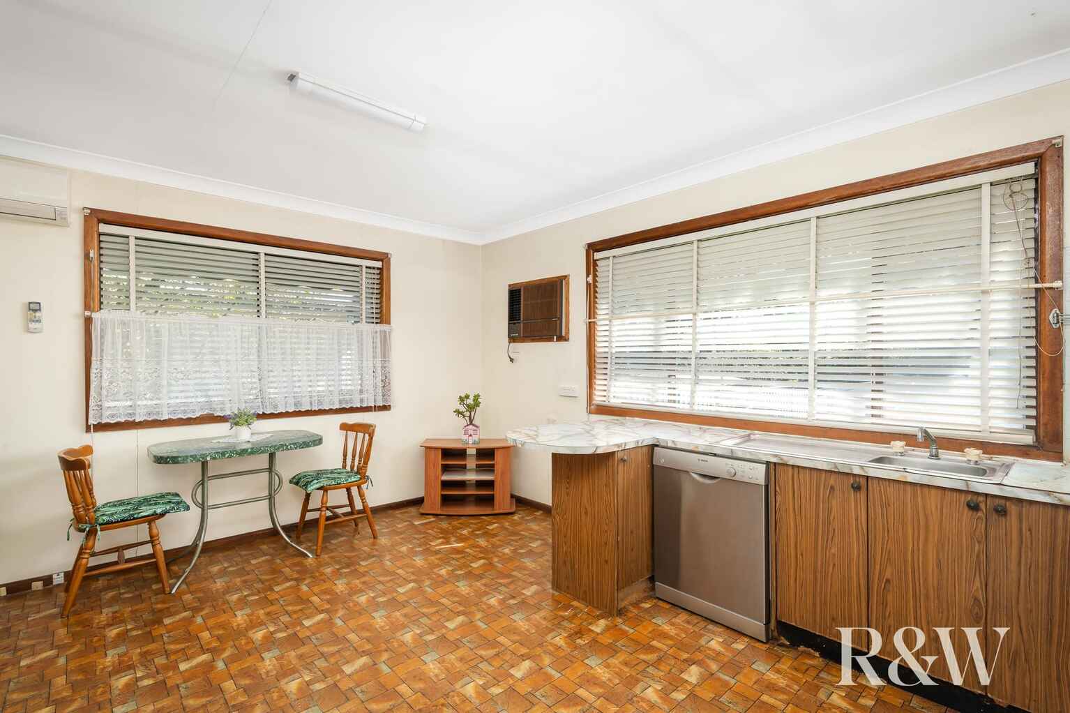 10 Rabaul Avenue Whalan