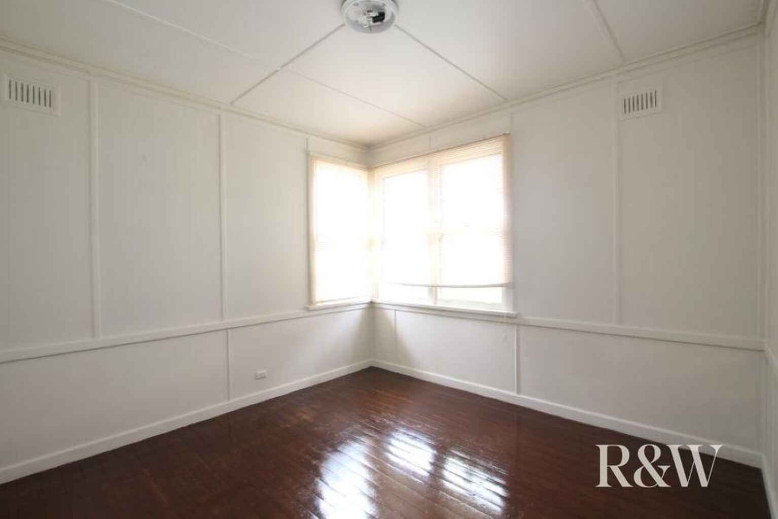 9 Griffiths Street North St Marys
