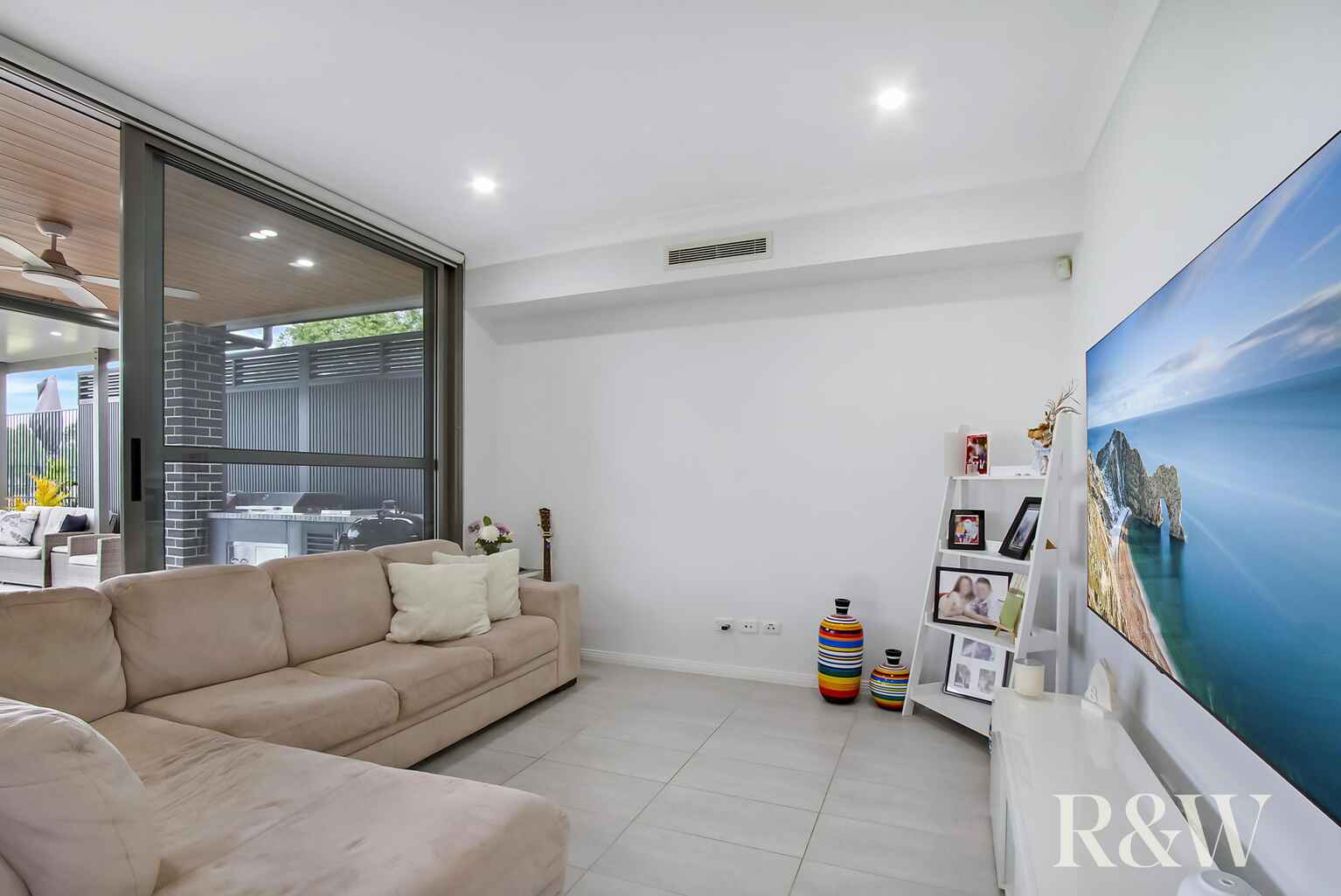 8 Aspect Crescent Colebee